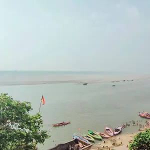 Shanti Hotel