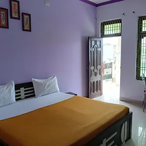 3* Hotel Varuna Palace , Near Mandir & Ghat's